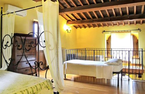 Ramazzano House | Inviting House in Ramazzano Le Pulci with Shared Pool