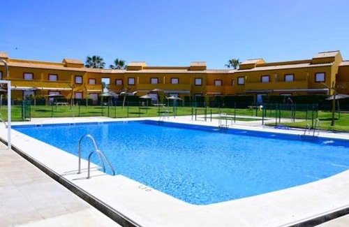 Rota House | Idyllic House in Rota with Inviting Garden and Pool