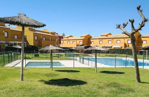Rota House | Idyllic House in Rota with Inviting Garden and Pool