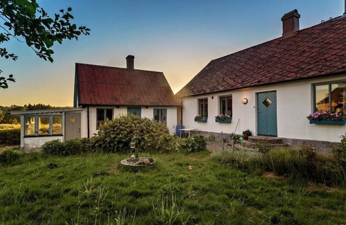 Tomelilla House | Inviting House in the Heart of Österlen with Kitchen & Breakfast