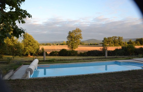 Cazeres House | Idyllic Retreat on an Organic Farming Estate with Pool