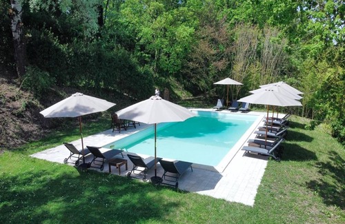 Umbertide House | Discover Belvilla by OYO Casa Tettoia with Pool & Kitchen