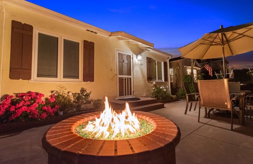South Mission Beach House | Tranquil House with Ocean View on Mission Bay Court