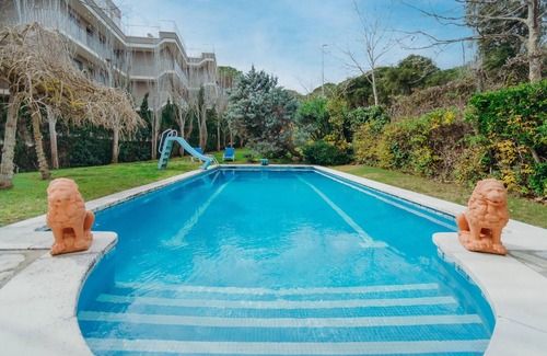 Palamos Ski Chalet | House Fosca: Private Pool & Breathtaking Sea Views