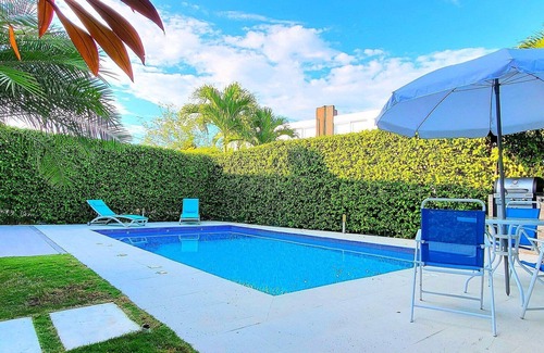 Ricaurte House | Private Pool House with Air Conditioning & Free Wi-Fi