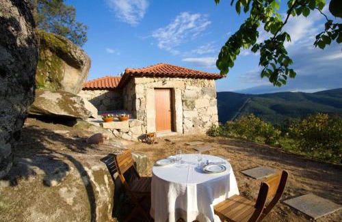 Mondim de Basto House | Cozy One Bedroom House with Pool and Wifi in Vilar de Ferreiros