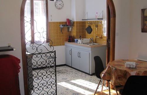 Sablet House | Idyllic Village House with Garden View and Pet-Friendly Amenities