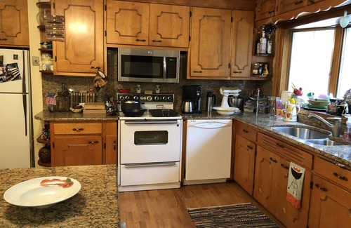 Harbert House | Cozy Corky's Place on Harbert with Oceanfront Views