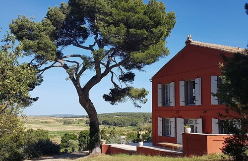 Ouveillan House | Relax in a Modern Retreat with Private Pool and Scenic Views