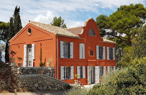 Ouveillan House | Relax in a Modern Retreat with Private Pool and Scenic Views