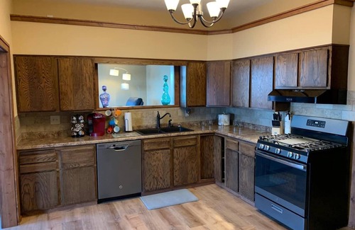 Lansing Township House | Scenic House with Ocean View Near Marina & Tiki Bar