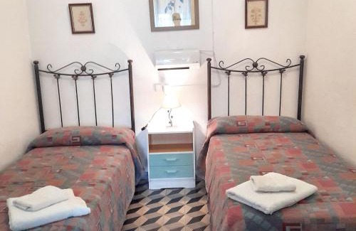 Encinasola House | Ideal 4-Bedroom House with Terrace and WiFi in Encinasola
