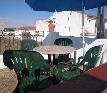Encinasola House | Ideal 4-Bedroom House with Terrace and WiFi in Encinasola