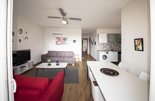 Milas Villa | Inviting House with Pool Access for Family Fun in Milas