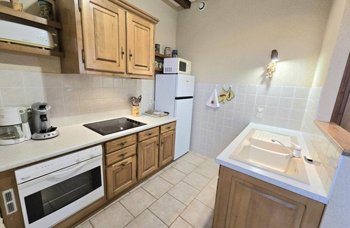 Aubas Cottage | Gite Aubas: Cozy 2-Bedroom Retreat with Pet-Friendly Perks