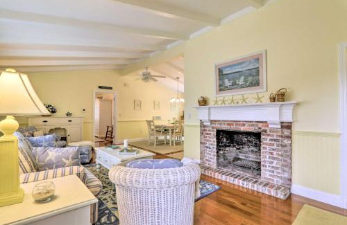 Hyannis Port House | Beachside Hyannis Cottage with Ocean View & Family Friendly