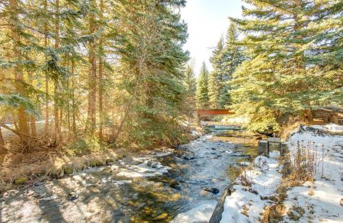 Idaho Springs House | Inviting Idaho Springs Retreat with Hot Tub & Pet-Friendly Fun