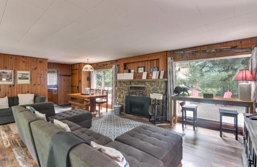 Idaho Springs House | Inviting Idaho Springs Retreat with Hot Tub & Pet-Friendly Fun