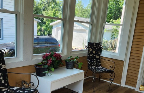Albion House | Charming in Albion, MI