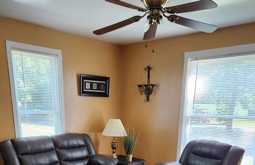 Albion House | Charming in Albion, MI