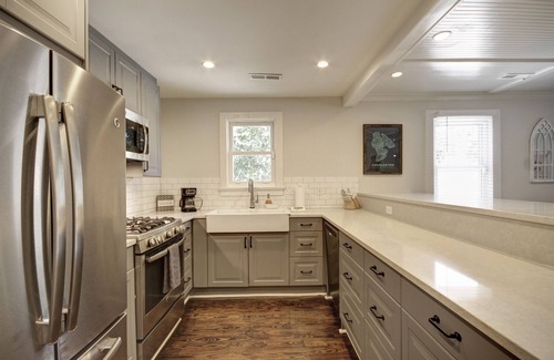 Charleston Cottage | Discover Charleston: Oceanfront Bliss Near Downtown