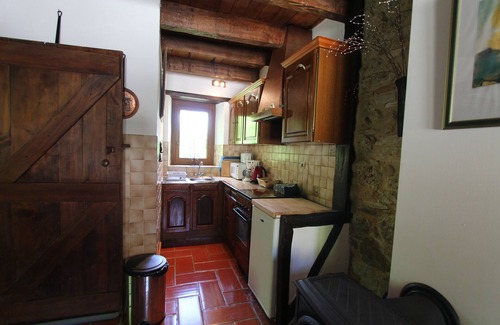 Puybrun Cottage | Cozy Cottage "La Petite Grange" with Pool & Lake View