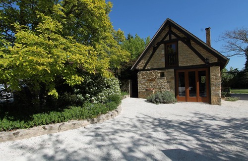 Puybrun Cottage | Cozy Cottage "La Petite Grange" with Pool & Lake View