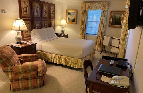 Montchanin Hotel | Serene Inn Retreat with Spa and Farm-to-Table Dining
