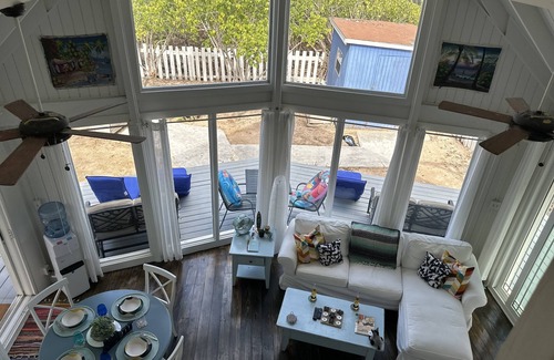 Cockburn Town House | Cozy Island Home on Grand Turk - Pet Friendly & Ocean View