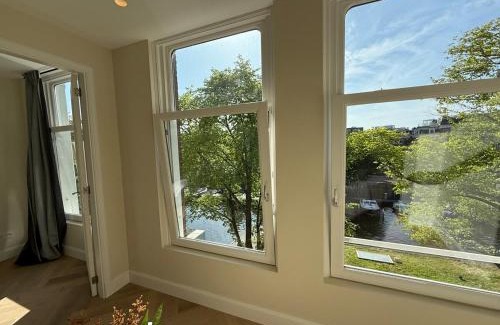 Jordaan Apartment | Charming Jordaan Apartment, Canal Views