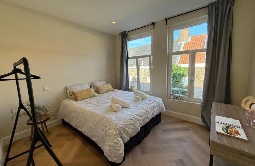 Jordaan Apartment | Charming Jordaan Apartment, Canal Views
