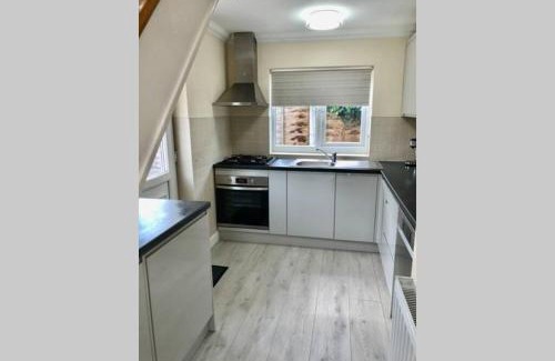 Northwich House | Recently Renovated 2-Bed Cottage in Village Center - Family-Friendly
