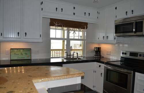Key Allegro House | Pet-Friendly Key Allegro Waterfront Home with Kayaks & Pool