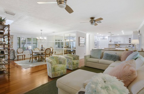 Hobe Sound House | Inviting Key West Home with Pool, Spa & Pet-Friendly Perks
