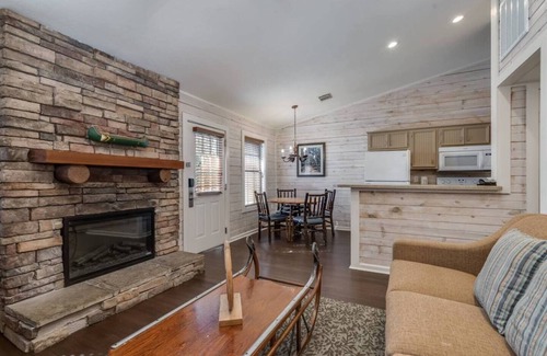 Conroe Apartment | Inviting 2BD Retreat with Kitchen, Pool & Free Wi-Fi