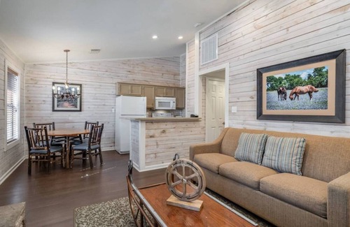 Conroe Apartment | Inviting 2BD Retreat with Kitchen, Pool & Free Wi-Fi