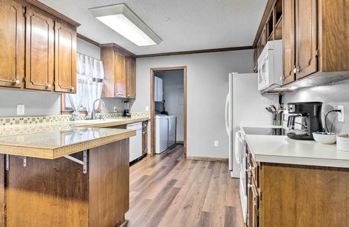 Knightdale House | Charming Knightdale Home, 14 Mi to Raleigh