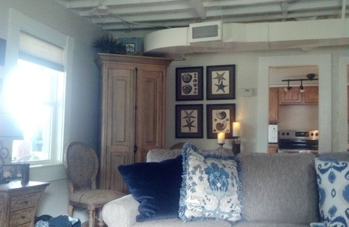 Rindge Cabin | Lakefront Cottage Retreat - Guest Rated 9.8 with Pool & View