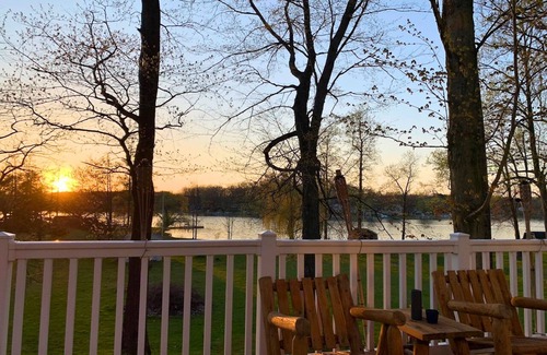 Vandalia Cottage | Idyllic Lakefront Cottage with Spa and Ocean Views