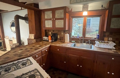 Hopatcong House | Lakefront Retreat with Dock, Pool & Full Bar - 10/10 Rated