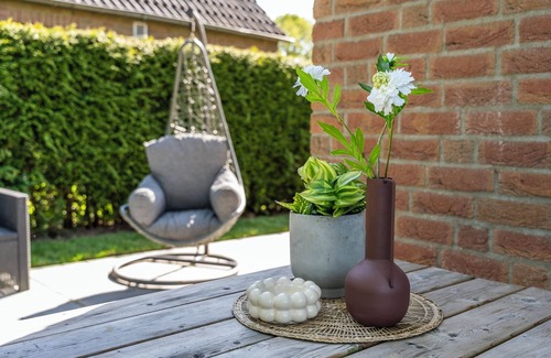 Ewijk Villa | Relaxing Lakeside Cottage with Hot Tub and Pool Access