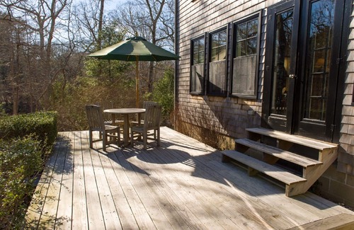 Vineyard Haven House | Perfect Lambert’s Cove Escape, Steps from Pristine Beach