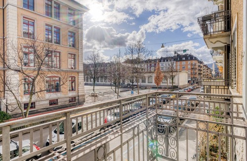 District 4 Apartment | Inviting Langstrasse 3.5 Room with Kitchen Near Tram