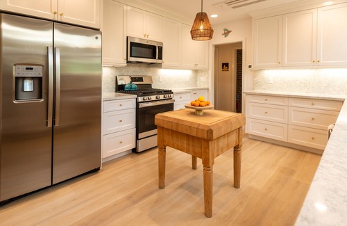 Avalon House | Historic Beachside Home with Pool & Ocean Views - Sleeps 12