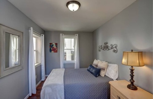 Glens Falls House | Elegant Victorian Apartment with Ocean View & Breakfast