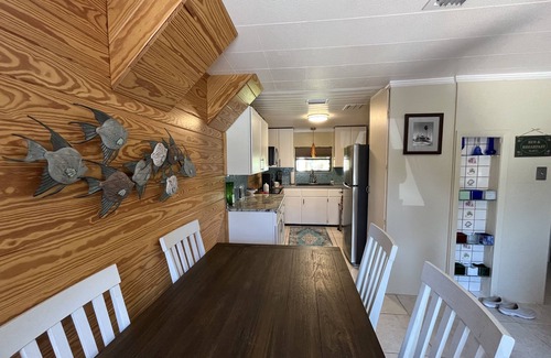 Englewood Cottage | Discover Lemon Bay Cottage in Historic Englewood Village