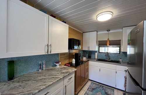 Englewood Cottage | Discover Lemon Bay Cottage in Historic Englewood Village