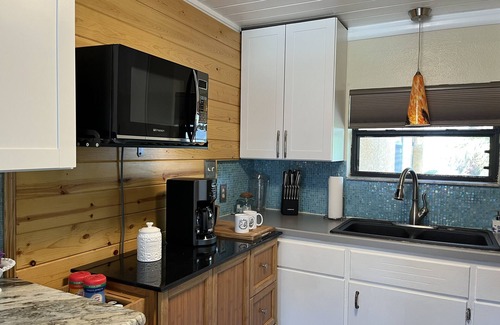 Englewood Cottage | Discover Lemon Bay Cottage in Historic Englewood Village
