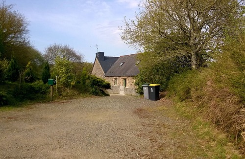 Belle-Isle-en-Terre House | Delightful Retreat Near Belle-Isle-en-Terre with Kitchen