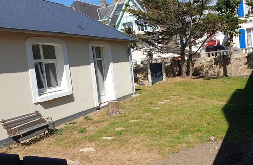 Wimereux House | Prime Location, Steps to Beach & Shops - Guest Rated 9.8